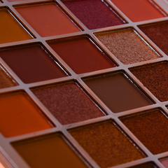 RBORY PROFESSIONAL EYESHADOW PALLETE WITH 40 COLORS PREMIUM QUALITY